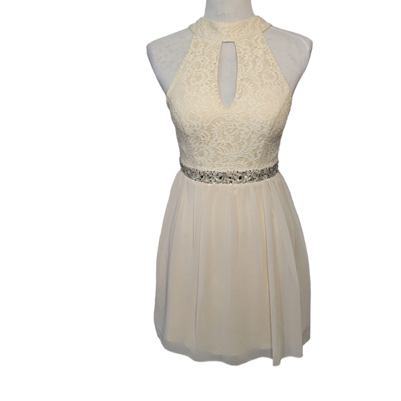 Speechless embellished open back dress fit and flare mini size 3 - Picture 1 of 11